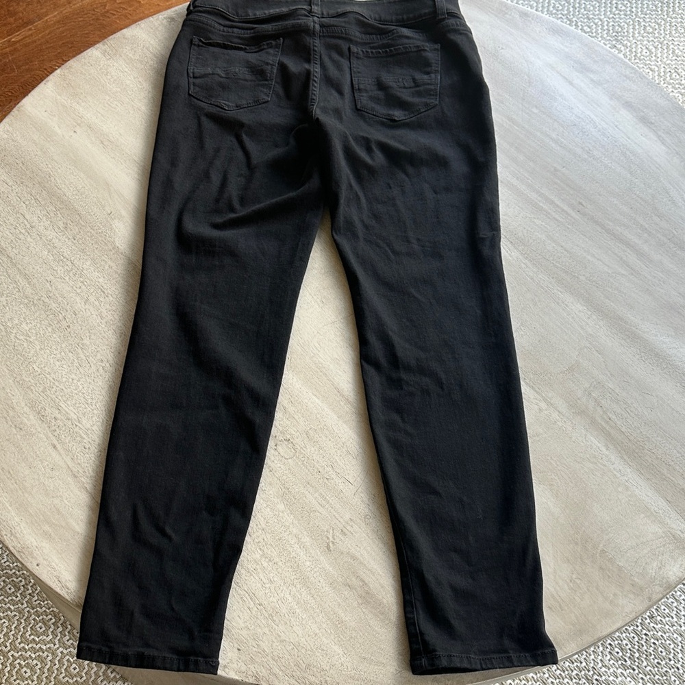 Classic Black Jeans for Women - Picture 4 of 11